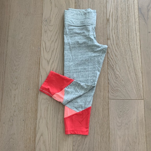 Victoria’s Secret The Everywhere Capri Legging - Picture 6 of 8